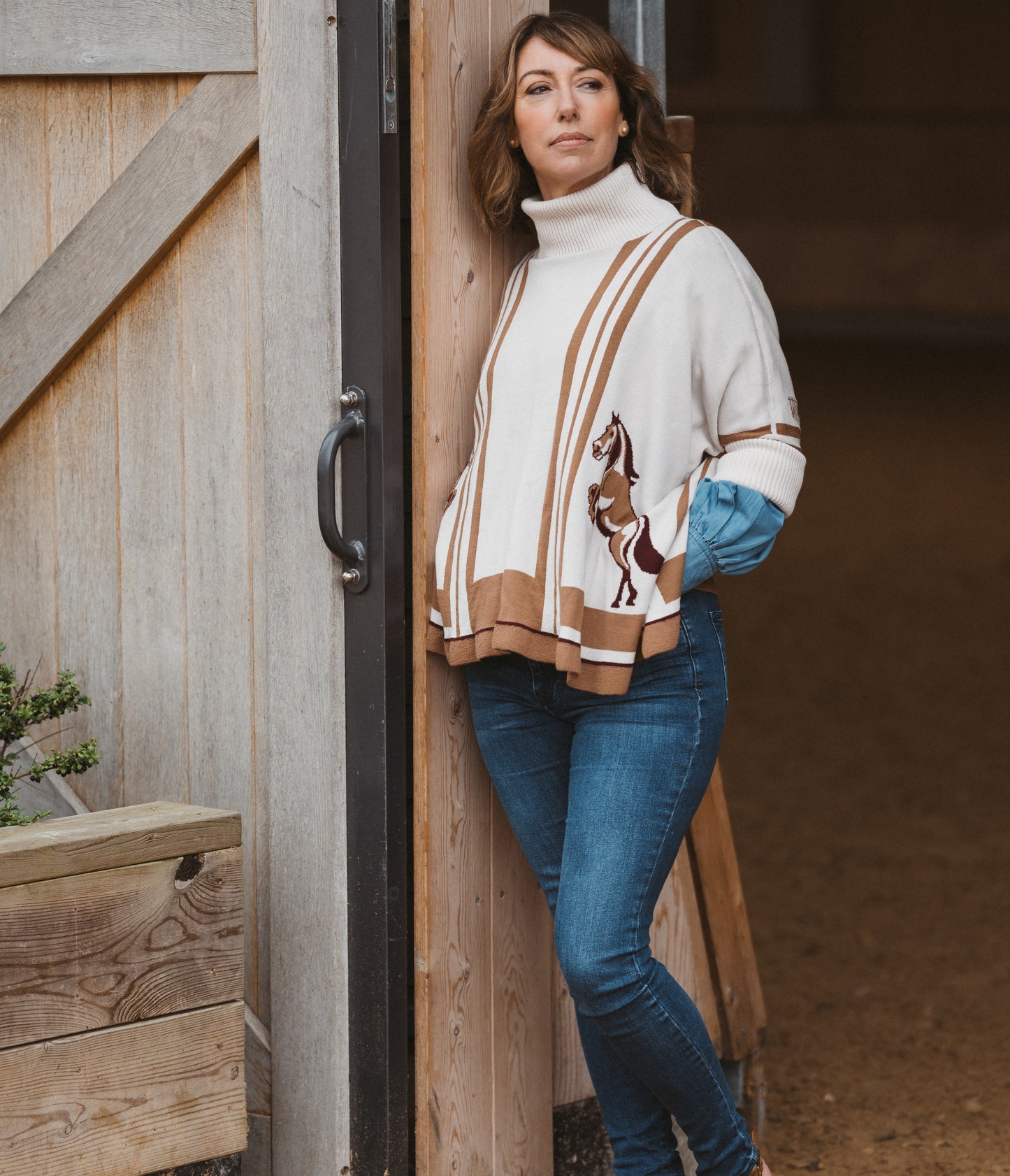 Signature Stallion Poncho Taupe/Tan