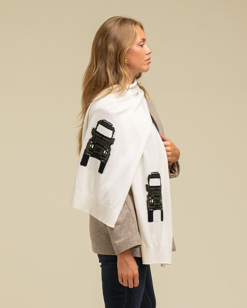 NEW IN: Fender Scarf