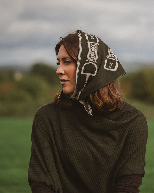 NEW IN: Triangle Snaffle Scarf Olive
