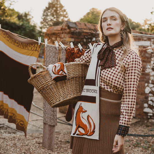 Signature Curious Fox Scarf